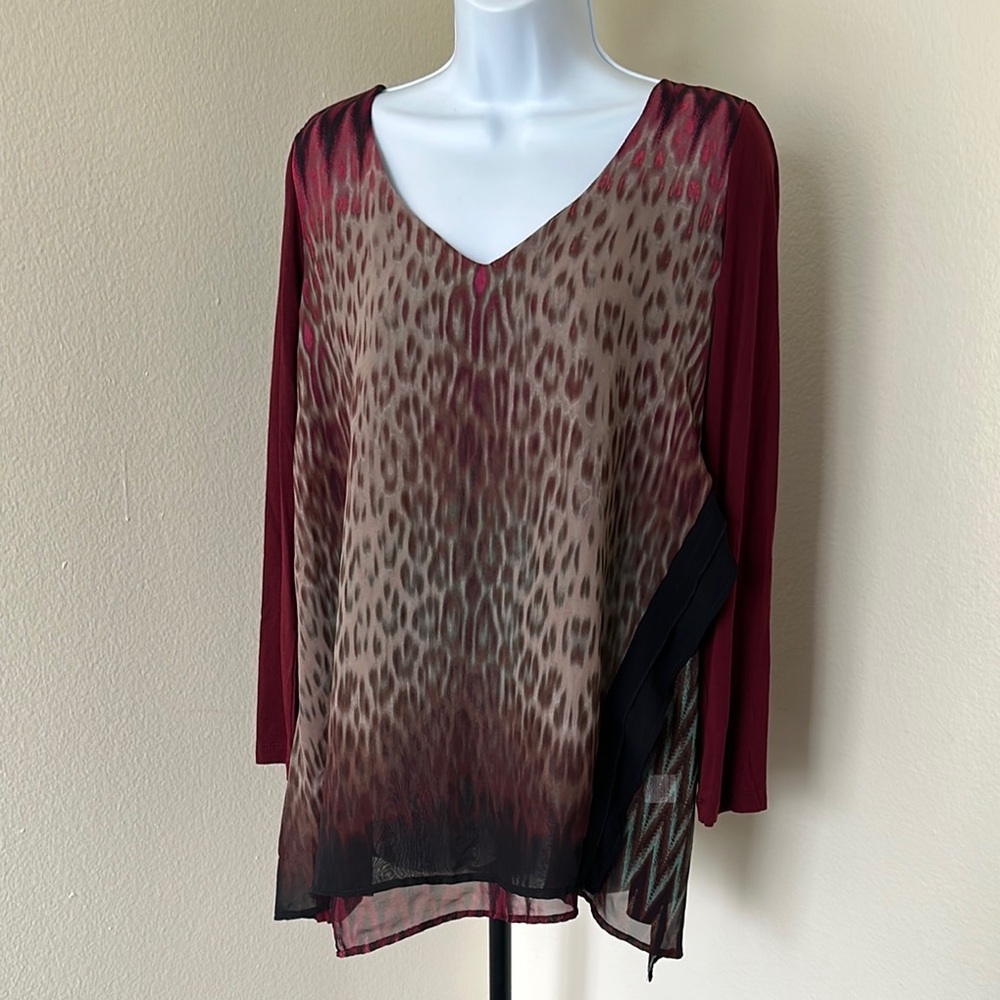 Poeme By Citron Elegant Leopard Print V-Neck Top